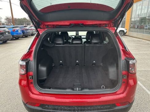 Used 2025 Jeep Compass Latitude image 10
