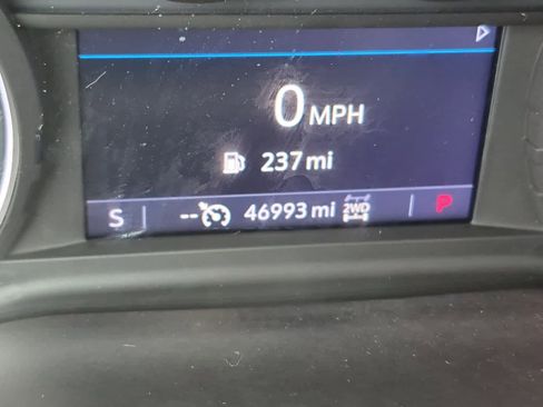 Used 2022 Chevrolet Silverado 2500 Custom w/ Custom Convenience Package image 16