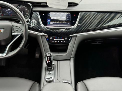 Certified 2024 Cadillac XT6 Premium Luxury FWD image 31