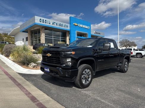 Used 2024 Chevrolet Silverado 2500 Custom w/ Custom Value Package image 1
