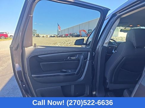 Used 2017 Chevrolet Traverse LT image 16