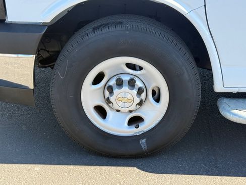 Used 2024 Chevrolet Express 2500 w/ Driver Convenience Package image 10