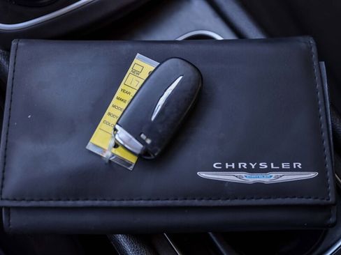 Used 2015 Chrysler 200 Limited w/ Convenience Group FWD image 34