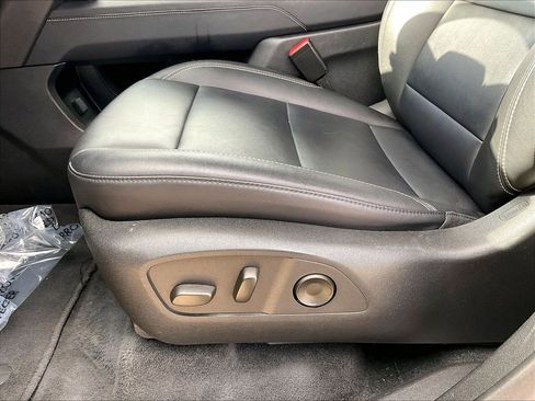 Used 2024 GMC Acadia Elevation image 34