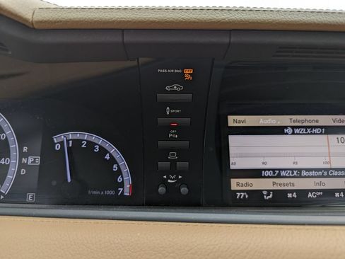 Used 2013 Mercedes-Benz CL 550 4MATIC image 21