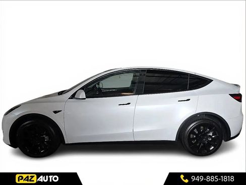 Used 2023 Tesla Model Y Long Range AWD/4WD image 2
