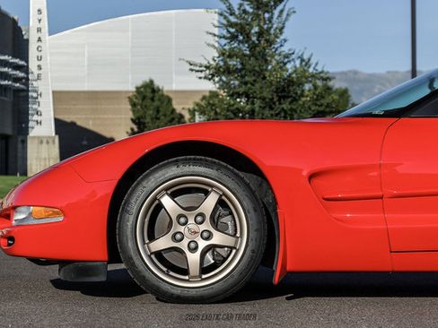 Used 2000 Chevrolet Corvette Coupe w/ Lighting Pkg RWD image 4