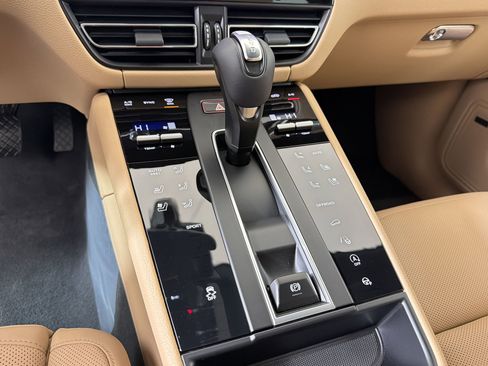 New 2026 Porsche Macan image 19