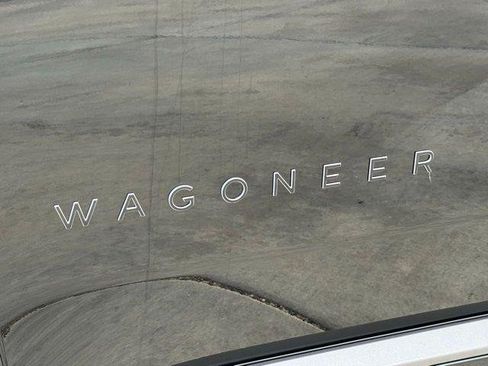 Used 2025 Jeep Wagoneer S Limited AWD/4WD image 9