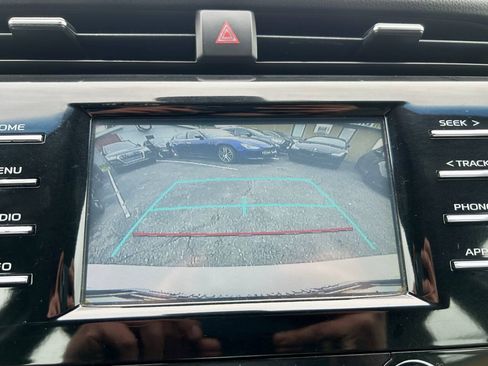 Used 2018 Toyota Camry SE FWD image 25