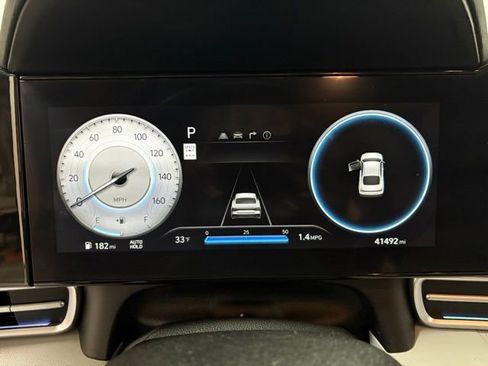 Used 2024 Hyundai Elantra Limited image 25