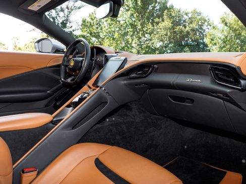 Used 2022 Ferrari Roma RWD image 15