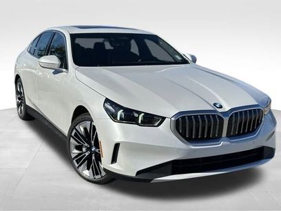 New 2026 BMW 530i xDrive w/ Premium Package