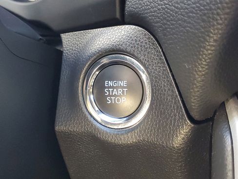 Used 2021 Toyota RAV4 XLE Premium image 32