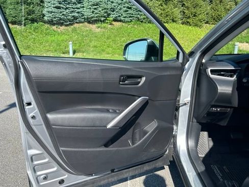 Used 2024 Toyota Corolla Cross LE w/ Moonroof Package AWD/4WD image 17