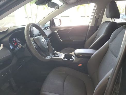 Used 2019 Toyota RAV4 LE image 15