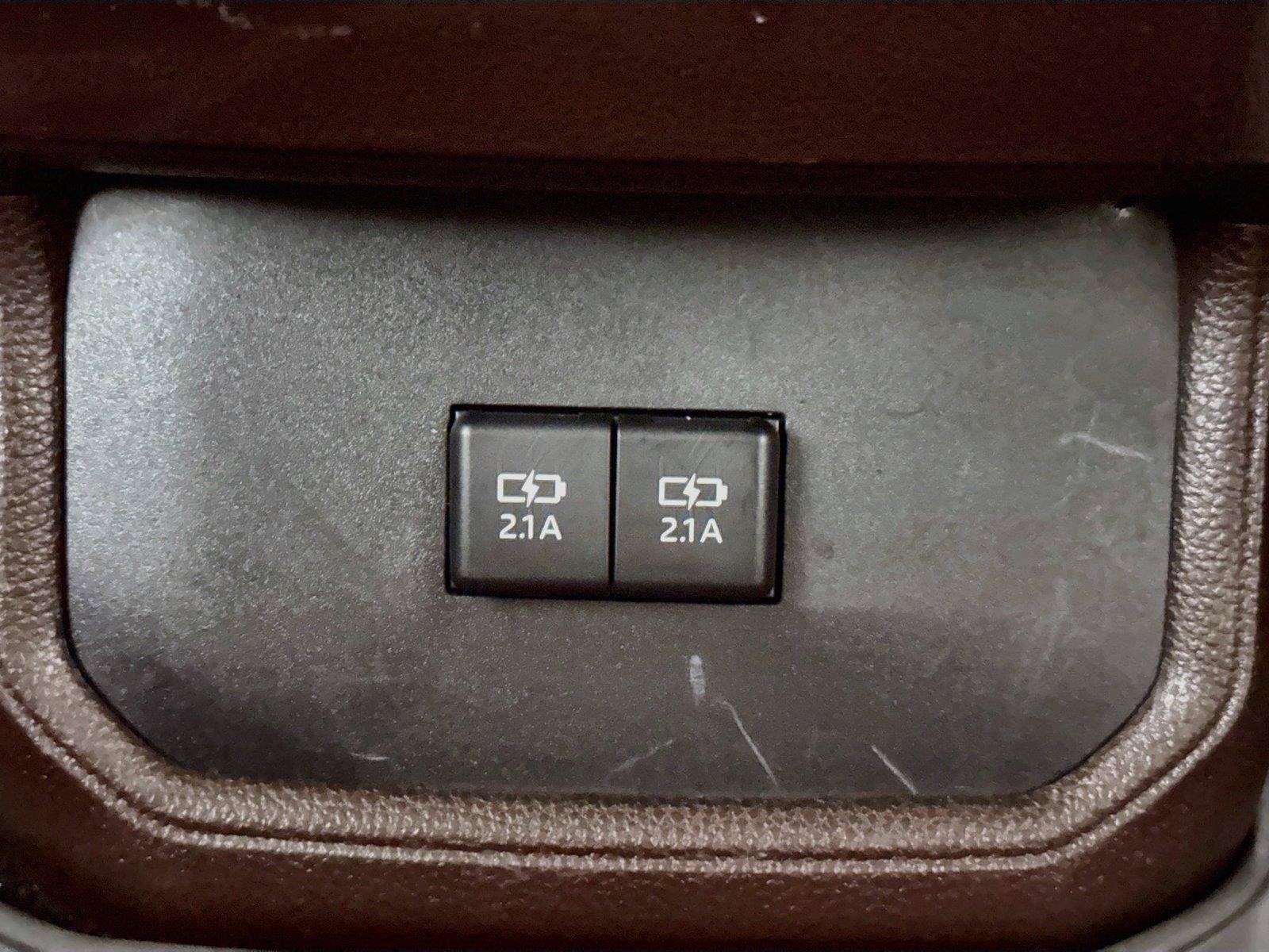 Used 2020 Toyota Highlander XLE AWD/4WD image 37