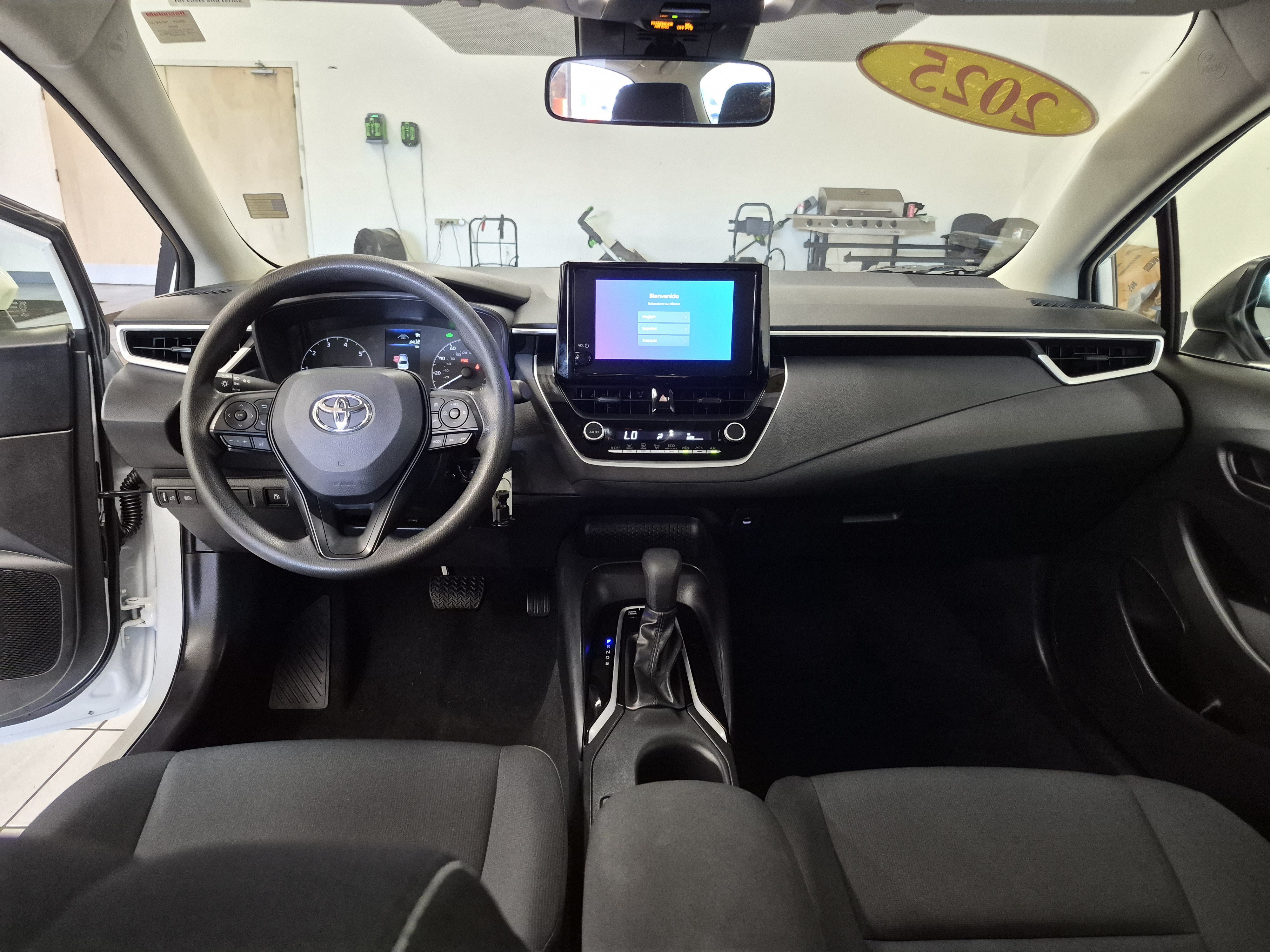 Used 2025 Toyota Corolla LE FWD image 18