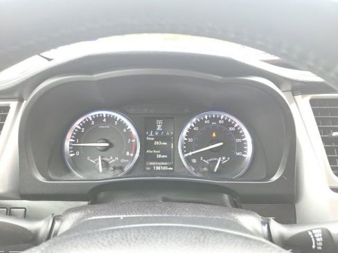 Used 2015 Toyota Highlander XLE image 9