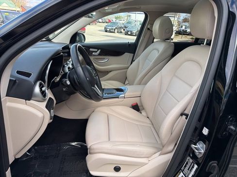 Used 2021 Mercedes-Benz GLC 300 4MATIC image 40