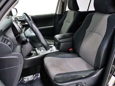 Used 2015 Toyota 4Runner SR5 AWD/4WD image 6