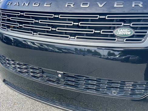 Used 2024 Land Rover Range Rover Sport SE AWD/4WD image 32
