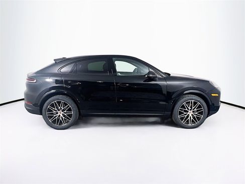 New 2026 Porsche Cayenne Base image 8