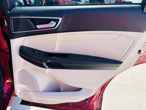 Used 2017 Ford Edge Titanium w/ Technology Package FWD image 28
