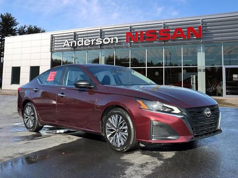 Certified 2024 Nissan Altima 2.5 SV image 1