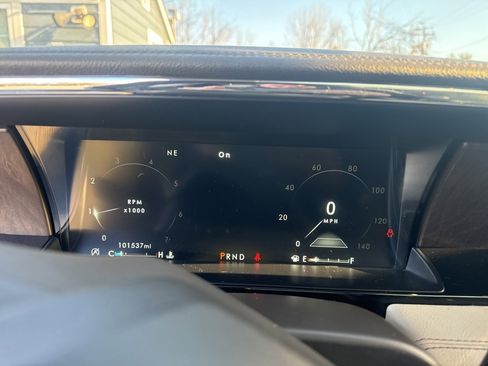 Used 2019 Lincoln Navigator Reserve image 24