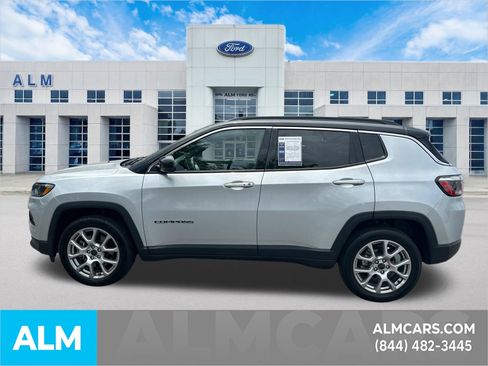 Used 2025 Jeep Compass Limited AWD/4WD image 9