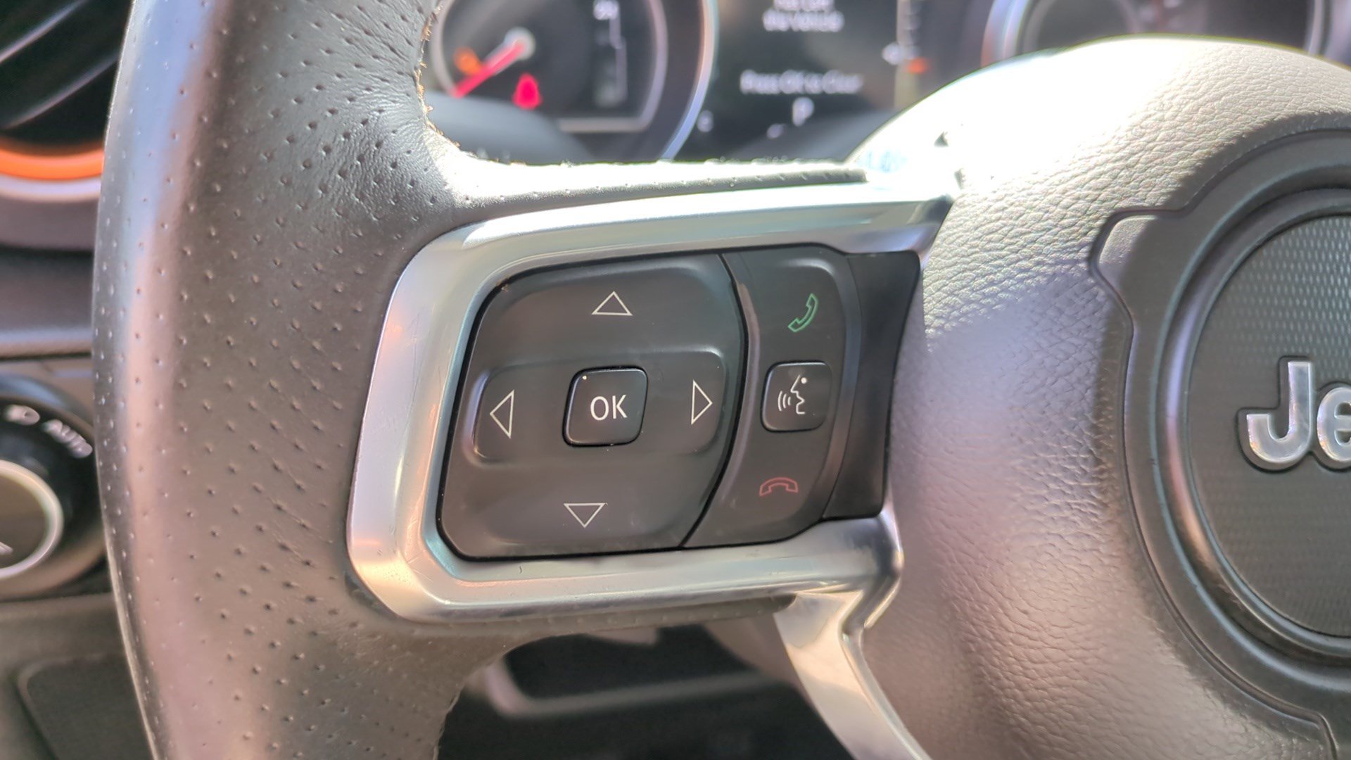 Used 2021 Jeep Gladiator Mojave AWD/4WD image 16