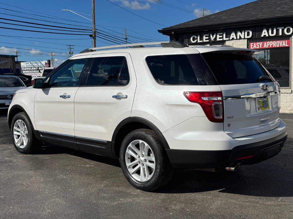 Used 2015 Ford Explorer XLT w/ Equipment Group 202B AWD/4WD image 7