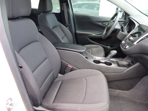 Used 2024 Chevrolet Malibu LT FWD image 8