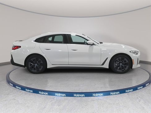 Used 2023 BMW i4 eDrive35 image 5