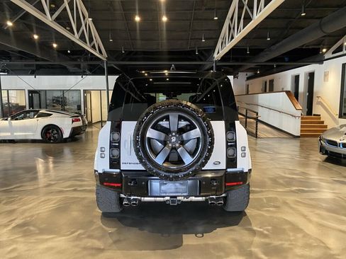 Used 2022 Land Rover Defender 110 V8 AWD/4WD image 4
