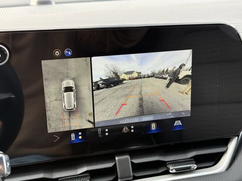 New 2026 Chevrolet Equinox LT w/ Safety and Technology Package image 29