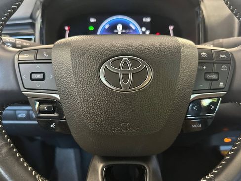 Used 2025 Toyota Camry SE FWD image 22