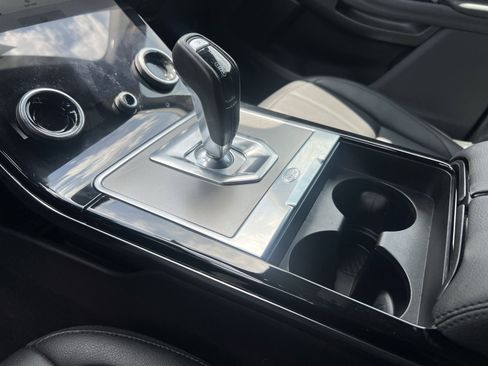 Certified 2022 Land Rover Range Rover Evoque SE image 26