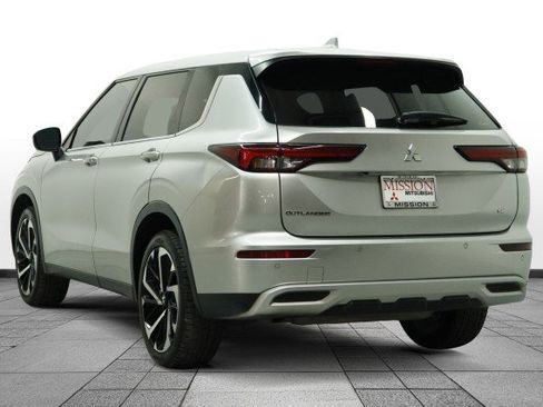 Used 2022 Mitsubishi Outlander SE AWD/4WD image 5