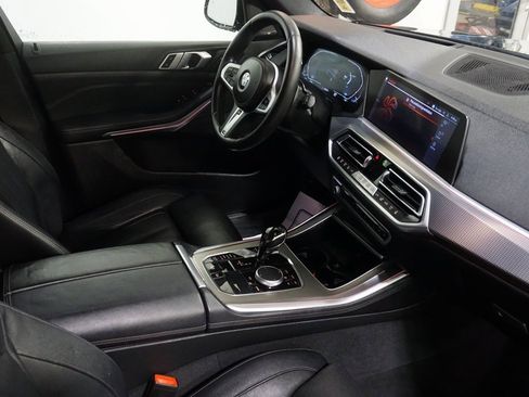 Used 2019 BMW X5 xDrive50i w/ M Sport Package image 32