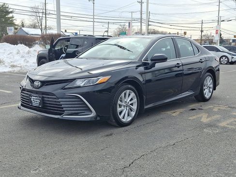 Used 2024 Toyota Camry LE image 3