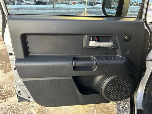 Used 2008 Toyota FJ Cruiser 4WD image 9