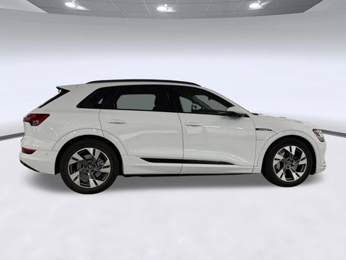 Used 2021 Audi e-tron Premium w/ Convenience Plus Package AWD/4WD image 8