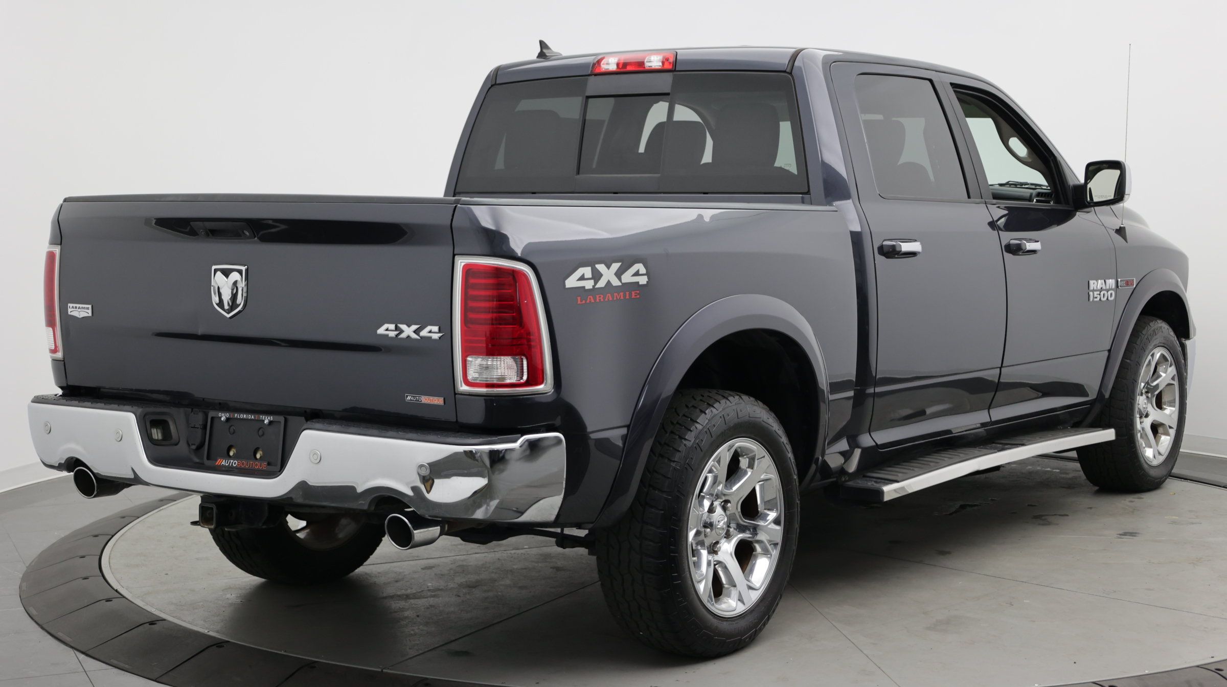 Used 2017 RAM 1500 Laramie w/ Convenience Group AWD/4WD image 8
