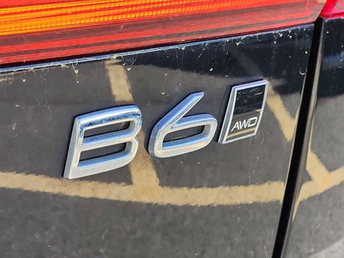 Certified 2023 Volvo XC60 B6 Ultimate w/ Protection Package Premier image 29