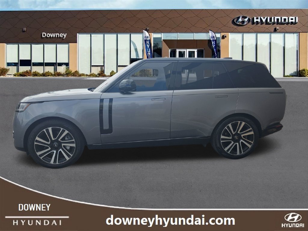 Used 2023 Land Rover Range Rover SE AWD/4WD image 2