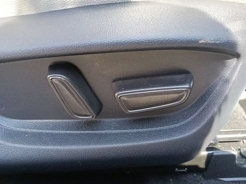 Used 2025 Toyota Camry XLE FWD image 31