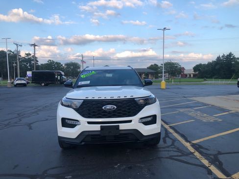 Used 2024 Ford Explorer ST-Line w/ Class IV Trailer Tow Package AWD/4WD image 5
