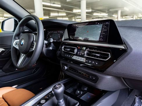 Certified 2025 BMW Z4 M40i w/ Edition image 26